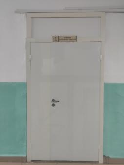 Замена двери в учебном кабинете начальной школы